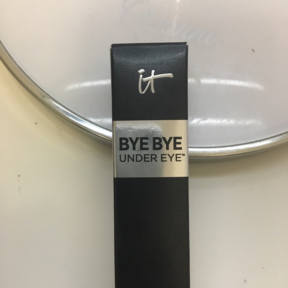 BRAND NEW it cosmetics bye bye under eye concealer